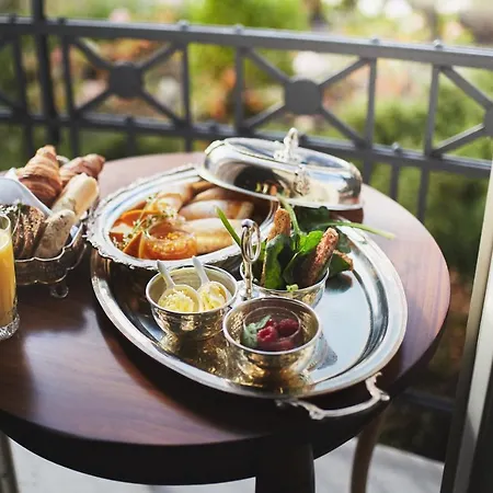 Hotel Luxury Bytom 4*