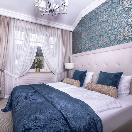 Luxury Bytom 4*