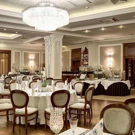 Hotel Luxury Bytom 4*