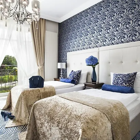 Luxury Bytom 4*