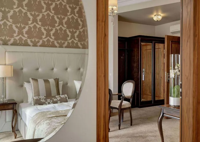 Hotel Luxury Bytom 4*